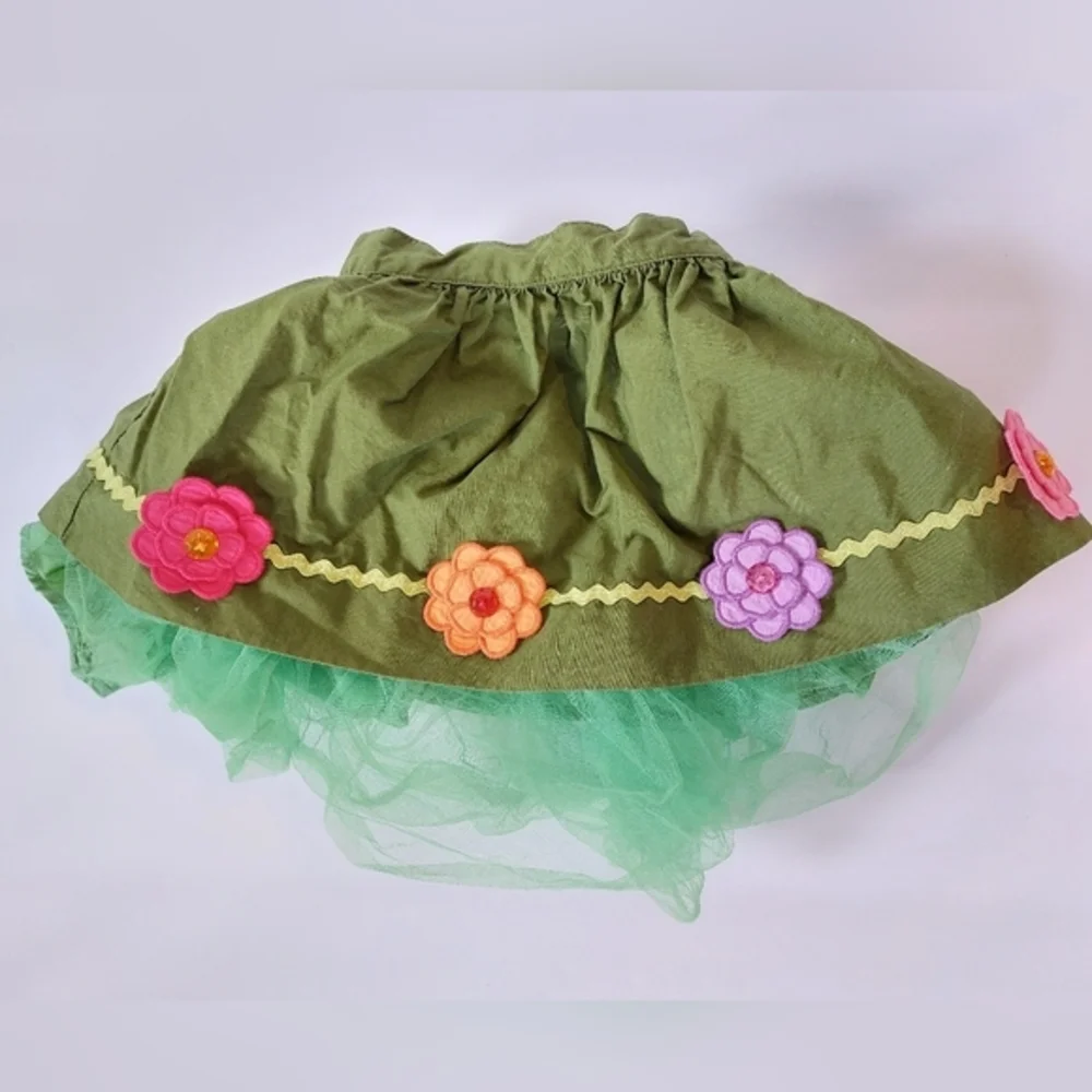 Set of‎ 2 Green Skirts Gymboree size 12-18 months